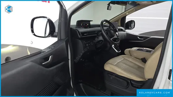 HYUNDAI STARIA CARGO 3-SEATER