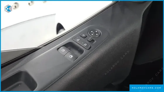 HYUNDAI STARIA CARGO 3-SEATER