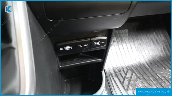 HYUNDAI STARIA CARGO 3-SEATER