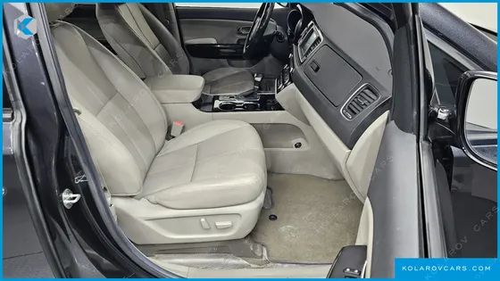 KIA CARNIVAL 7-SEATER LIMOUSINE