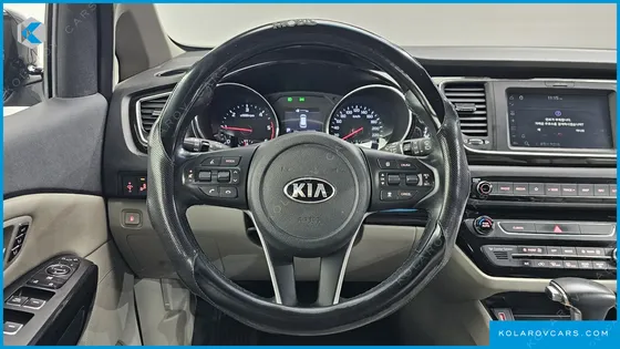KIA CARNIVAL 7-SEATER LIMOUSINE