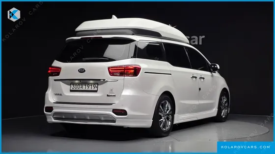 KIA CARNIVAL 9-SEATER HI-LIMOUSINE
