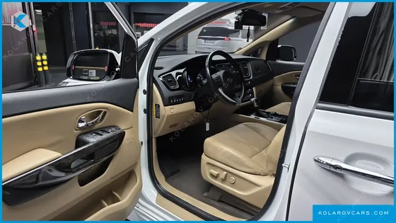 KIA CARNIVAL 9-SEATER HI-LIMOUSINE