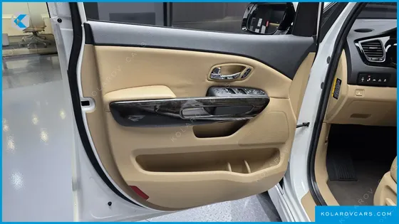 KIA CARNIVAL 9-SEATER HI-LIMOUSINE