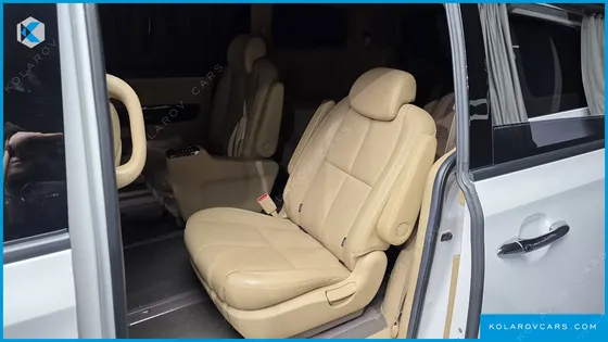 KIA CARNIVAL 9-SEATER HI-LIMOUSINE
