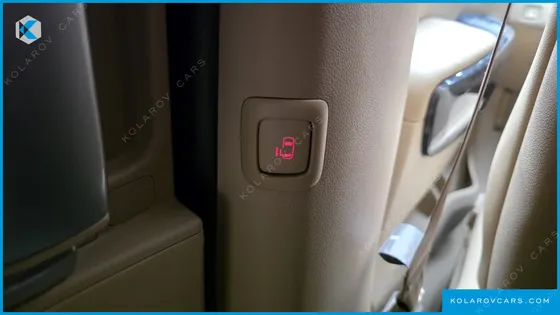 KIA CARNIVAL 9-SEATER HI-LIMOUSINE