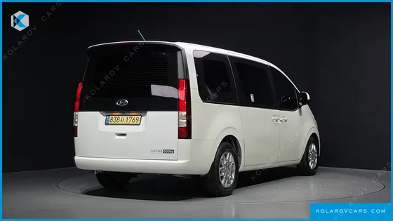 HYUNDAI STARIA CARGO 5-SEATER