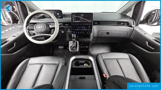 HYUNDAI STARIA CARGO 5-SEATER
