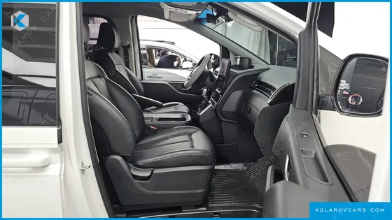 HYUNDAI STARIA CARGO 5-SEATER