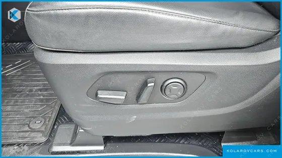 HYUNDAI STARIA CARGO 5-SEATER