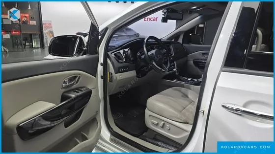 KIA CARNIVAL 7-SEATER LIMOUSINE