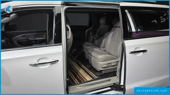 KIA CARNIVAL 7-SEATER LIMOUSINE