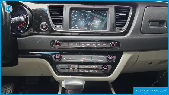 KIA CARNIVAL 7-SEATER LIMOUSINE