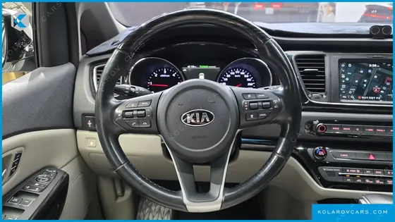 KIA CARNIVAL 7-SEATER LIMOUSINE
