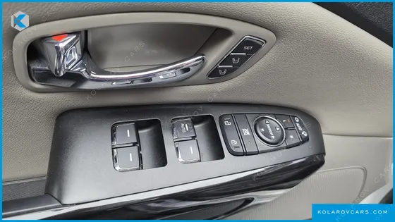 KIA CARNIVAL 7-SEATER LIMOUSINE