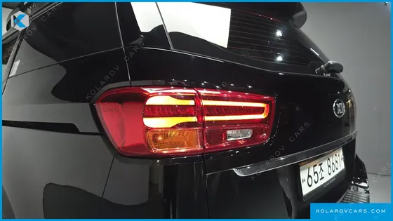 KIA CARNIVAL 9-SEATER NOBLESSE SPECIAL