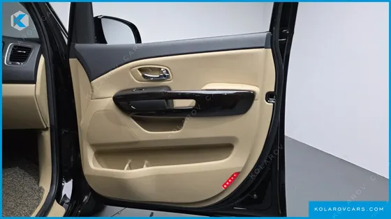 KIA CARNIVAL 9-SEATER NOBLESSE SPECIAL