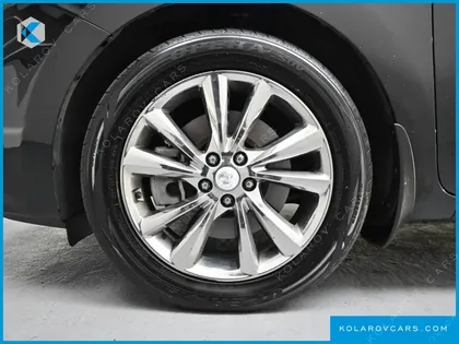 KIA CARNIVAL 9-SEATER NOBLESSE SPECIAL