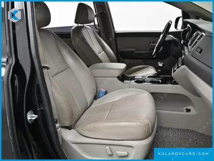 KIA CARNIVAL 9-SEATER NOBLESSE SPECIAL