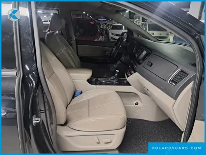 KIA CARNIVAL 9-SEATER NOBLESSE SPECIAL