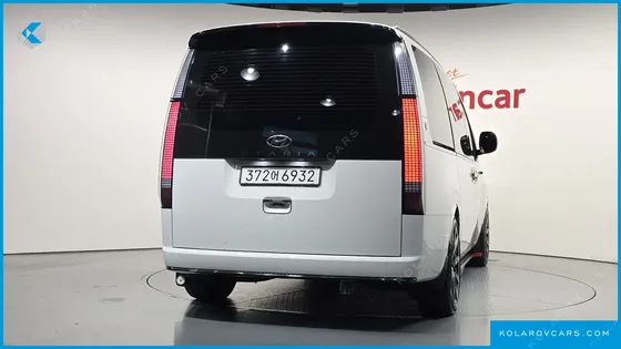 HYUNDAI STARIA L3.5 LOUNGE 9-SEATER