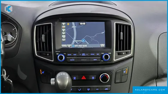 HYUNDAI STAREX 5-SEATER VAN