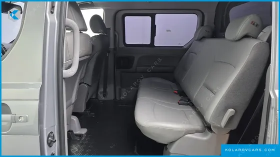HYUNDAI STAREX 5-SEATER VAN