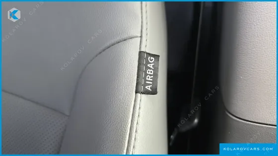 HYUNDAI STAREX 5-SEATER VAN