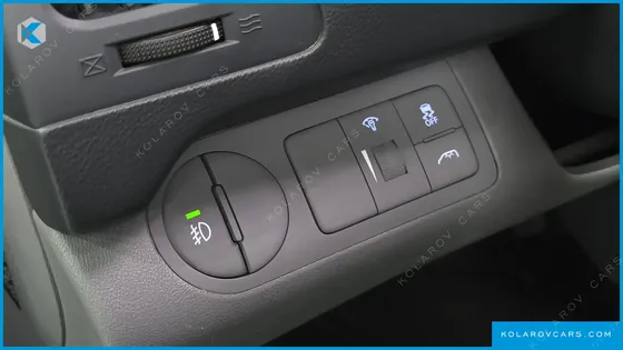 HYUNDAI STAREX 5-SEATER VAN