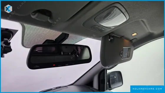 HYUNDAI STAREX 5-SEATER VAN
