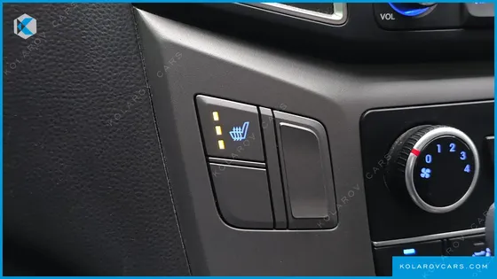 HYUNDAI STAREX 5-SEATER VAN