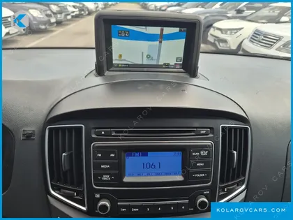 HYUNDAI STAREX 5-SEATER LPI VAN
