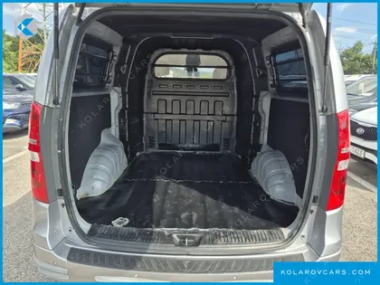HYUNDAI STAREX 5-SEATER LPI VAN