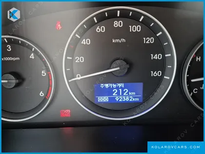 HYUNDAI STAREX 12-SEATER WAGON