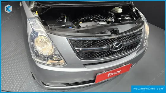 HYUNDAI STAREX 3-SEATER VAN