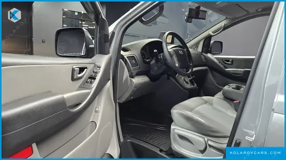 HYUNDAI STAREX 3-SEATER VAN