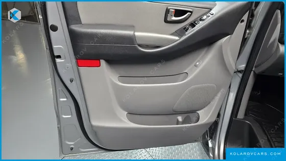 HYUNDAI STAREX 3-SEATER VAN