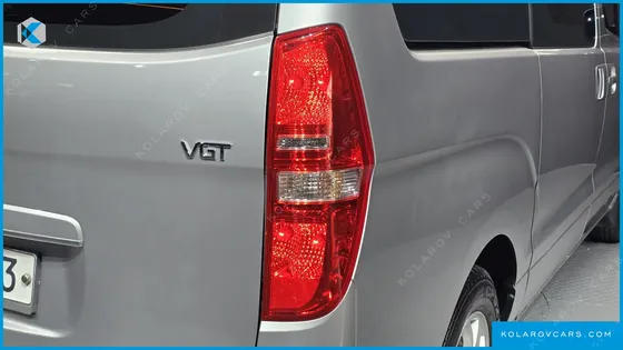 HYUNDAI STAREX 3-SEATER VAN