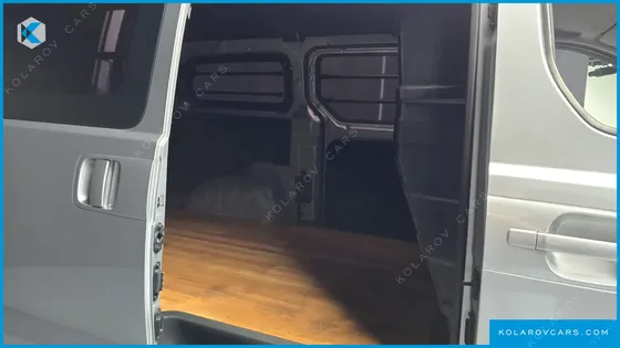 HYUNDAI STAREX 3-SEATER VAN