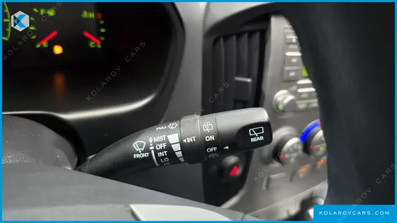 HYUNDAI STAREX 3-SEATER VAN