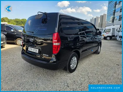 HYUNDAI STAREX 3-SEATER VAN