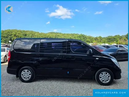HYUNDAI STAREX 3-SEATER VAN