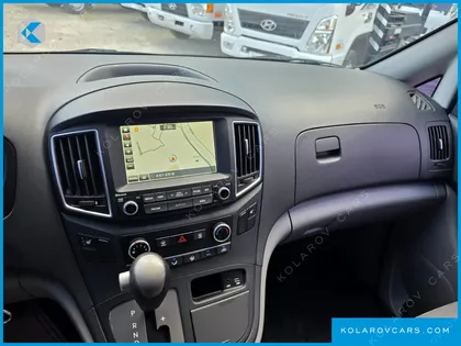 HYUNDAI STAREX 3-SEATER VAN