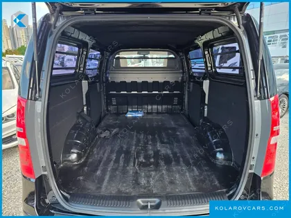 HYUNDAI STAREX 3-SEATER VAN