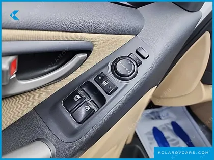 HYUNDAI STAREX 11-SEATER WAGON HVX