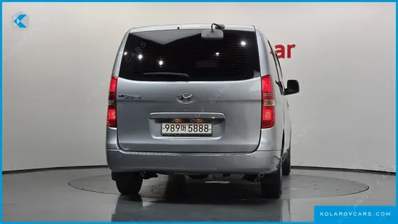 HYUNDAI STAREX 5-SEATER LPI VAN