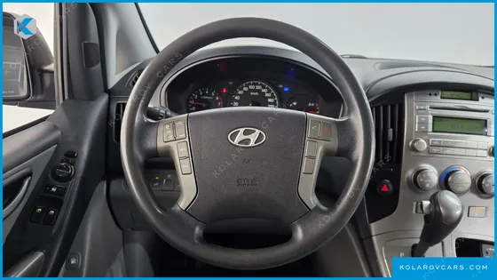 HYUNDAI STAREX 5-SEATER LPI VAN