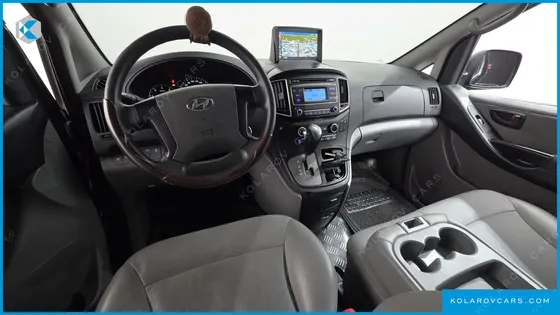 HYUNDAI STAREX 3-SEATER VAN