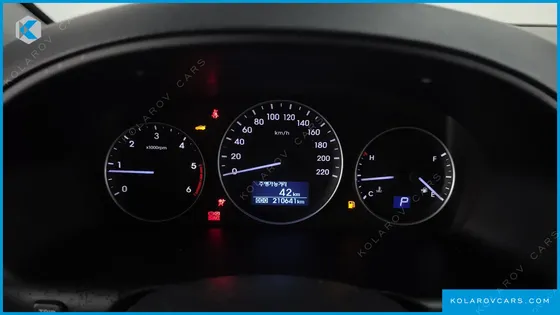 HYUNDAI STAREX 3-SEATER VAN