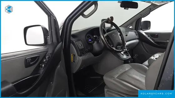 HYUNDAI STAREX 3-SEATER VAN